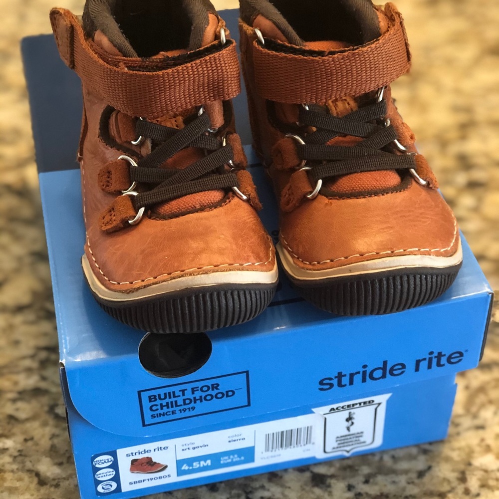 Stride Rite srt gavin toddler size 4.5M